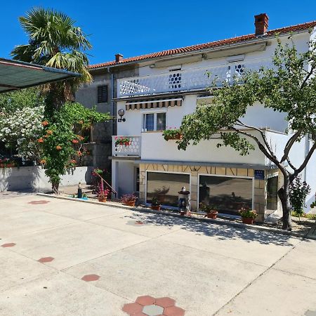 Salatić Apartment Cutul מראה חיצוני תמונה